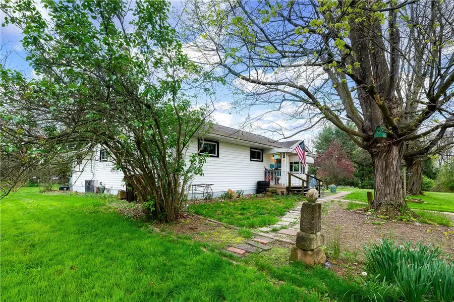 430 Flower Avenue, Grove City, PA 16127 - #2