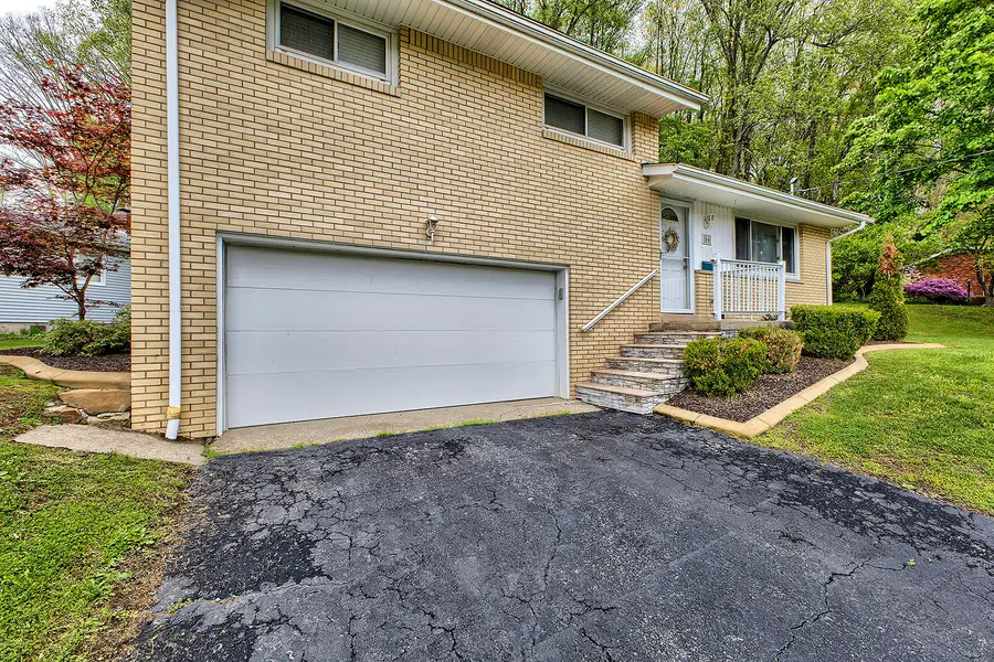 56 Meadowbrook Avenue, Greensburg, PA 15601 - #3