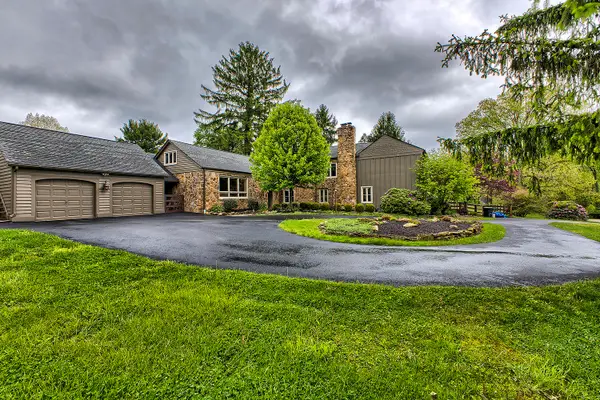 233 St Ives Drive, Greensburg, PA 15601