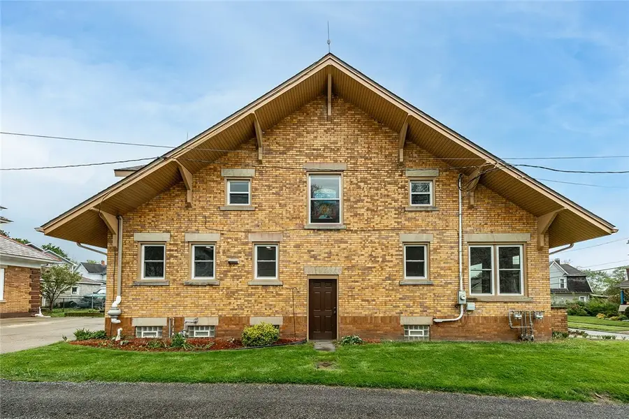 518 Stewart Ave., Grove City, PA 16127 - #3