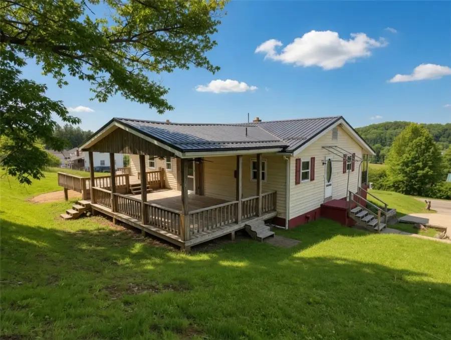 109 New Orchard Dr, Tarentum, PA 15084 - #2