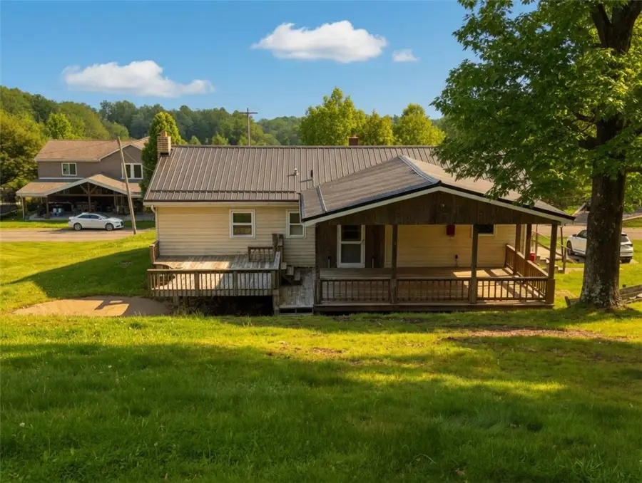 109 New Orchard Dr, Tarentum, PA 15084 - #3