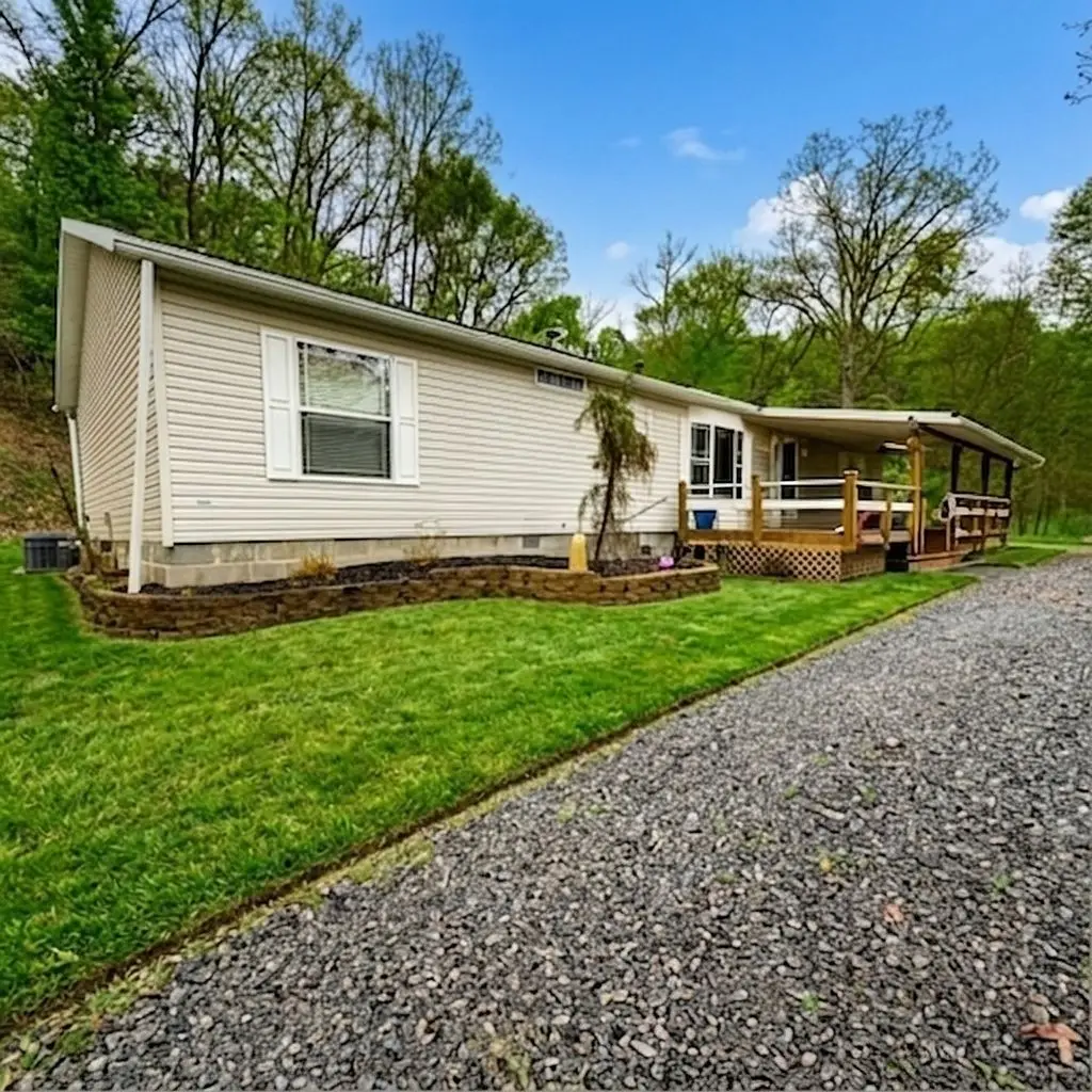 416 Crooks School Rd, Clinton, PA 15026 - #1