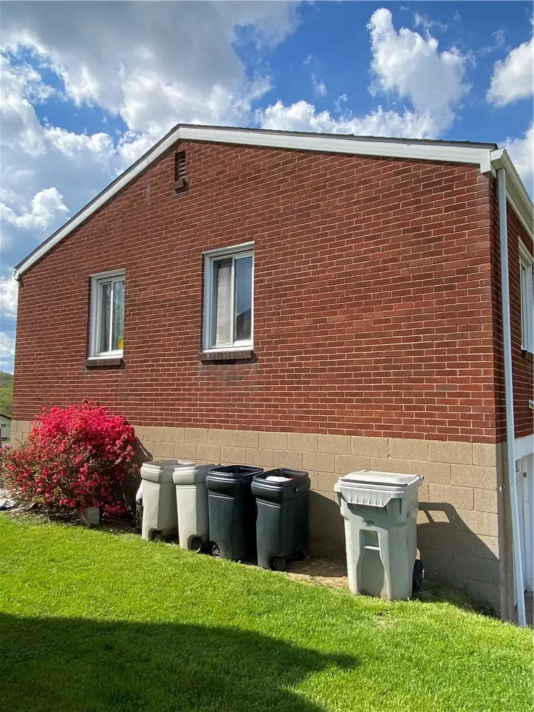 1015 Georgia Dr, Pittsburgh, PA 15209 - #3