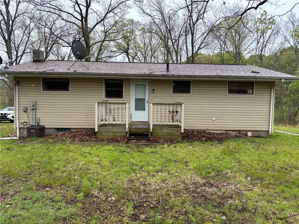 104 Hunter Ln, Zelienople, PA 16063