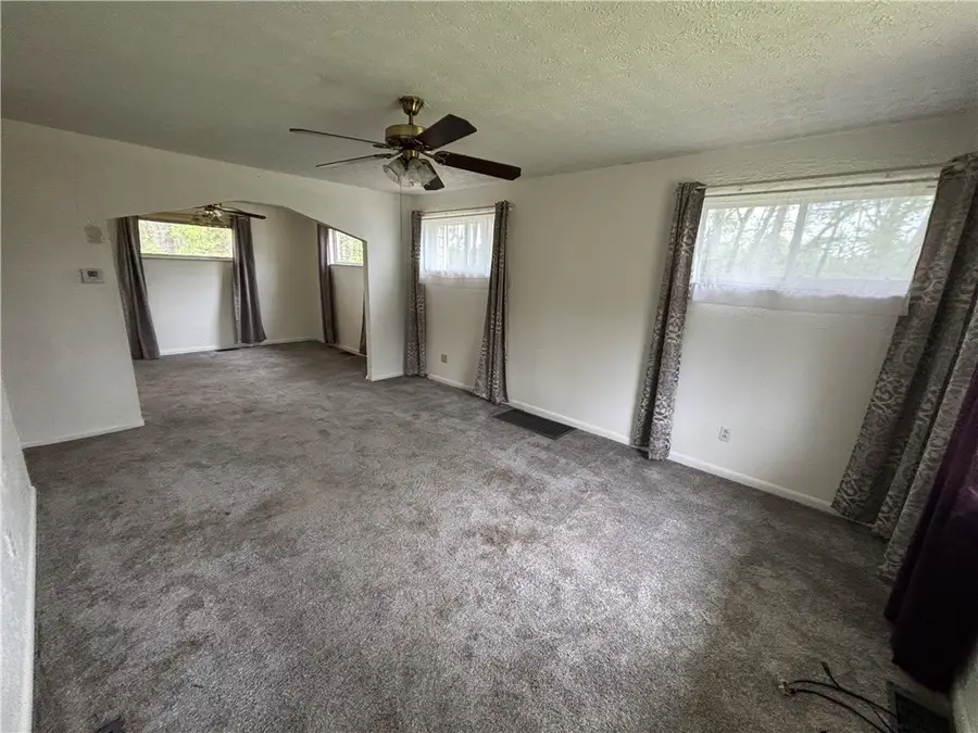 104 Hunter Ln, Zelienople, PA 16063 - #2
