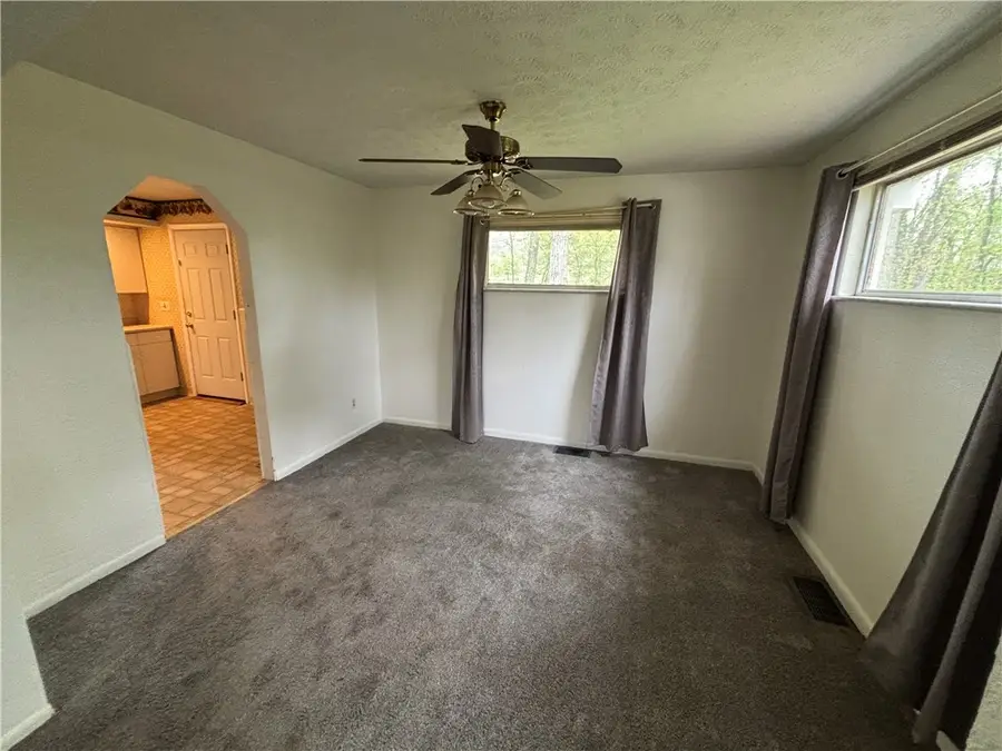 104 Hunter Ln, Zelienople, PA 16063 - #3