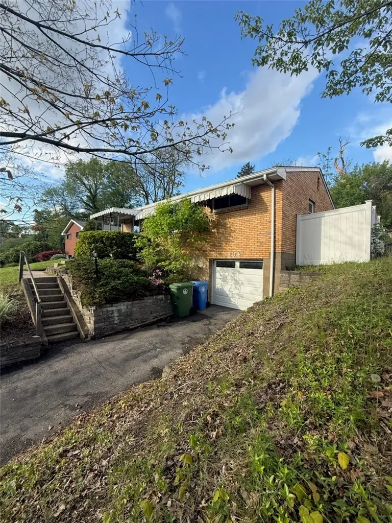904 Maplewood Dr, Pittsburgh, PA 15234 - #2
