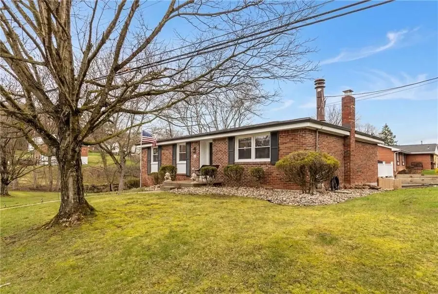 701 Havengate Dr, Bethel Park, PA 15102 - #2