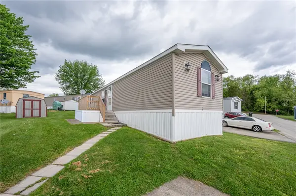 7 Theta Dr, Greensburg, PA 15601