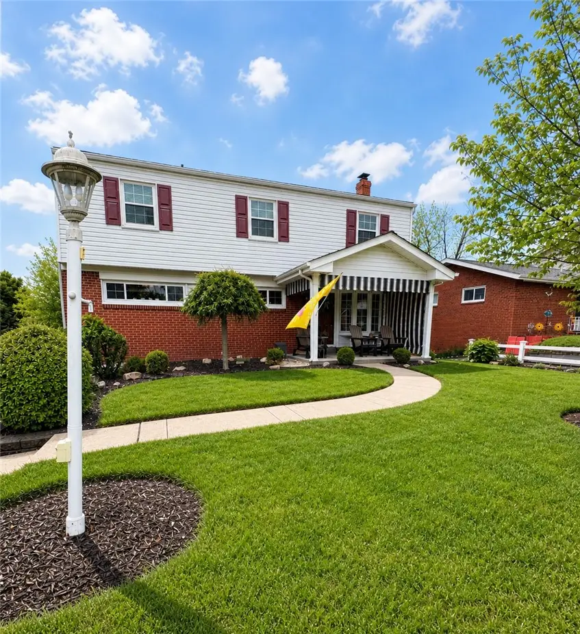 216 Woodridge Dr, Carnegie, PA 15106 - #1