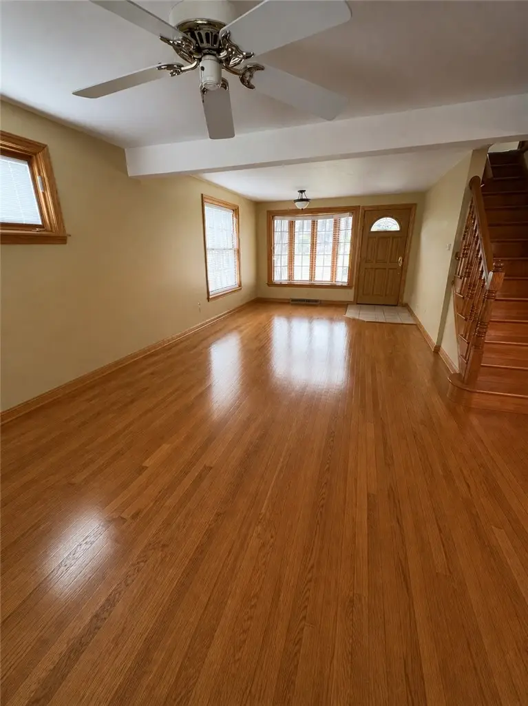 216 Woodridge Dr, Carnegie, PA 15106 - #3