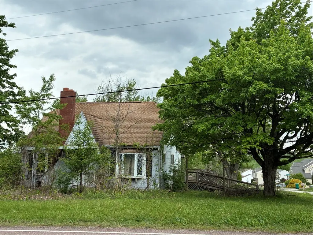 105 Lentz Rd, Latrobe, PA 15650 - #1