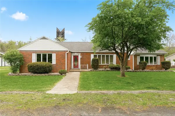 2701 Moyer Rd, Connellsville, PA 15425
