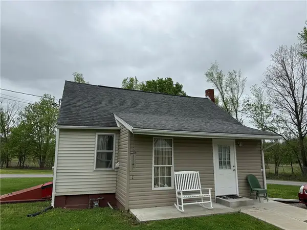 802 8th St, Mather, PA 15346