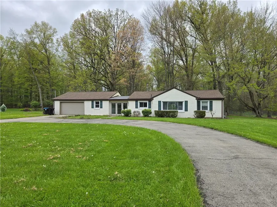 3631 Sample Rd, Hermitage, PA 16148 - #2