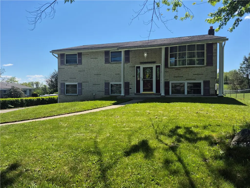 22 W Glennis Dr, Greensburg, PA 15601 - #1