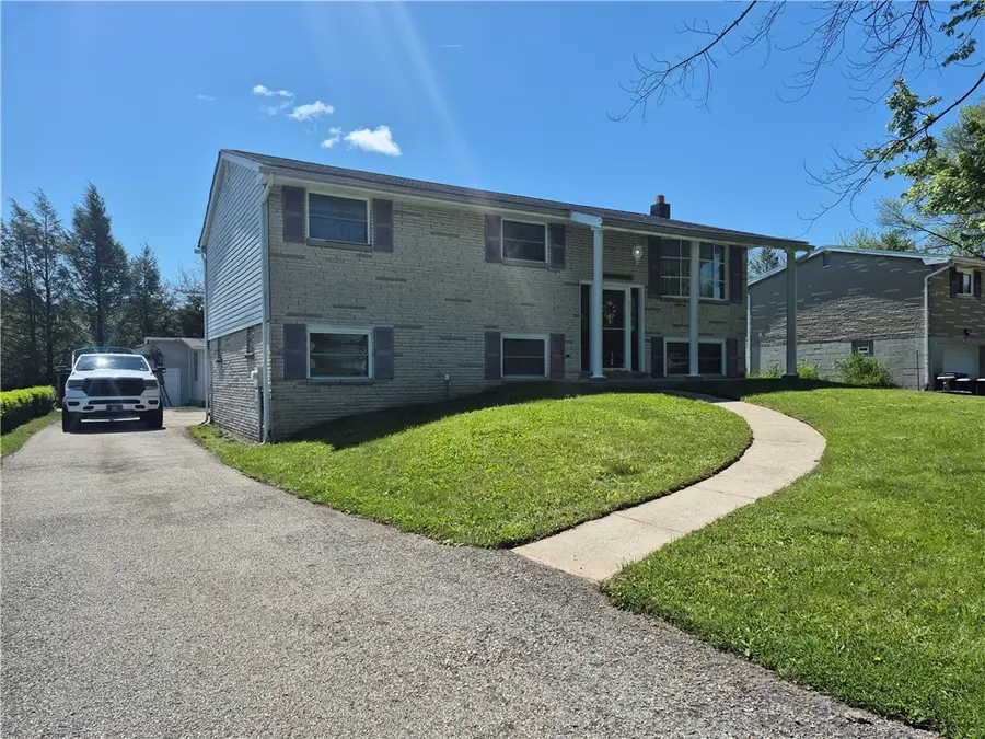 22 W Glennis Dr, Greensburg, PA 15601 - #3