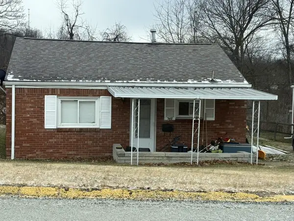 745 Memory Ln, Mckeesport, PA 15133