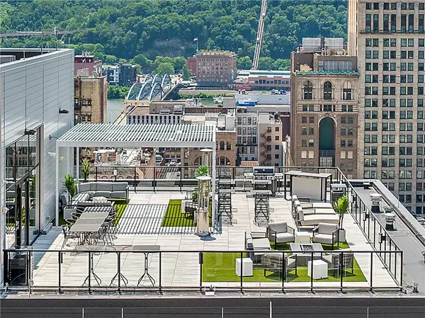 350 Oliver Ave #909, Pittsburgh, PA 15222