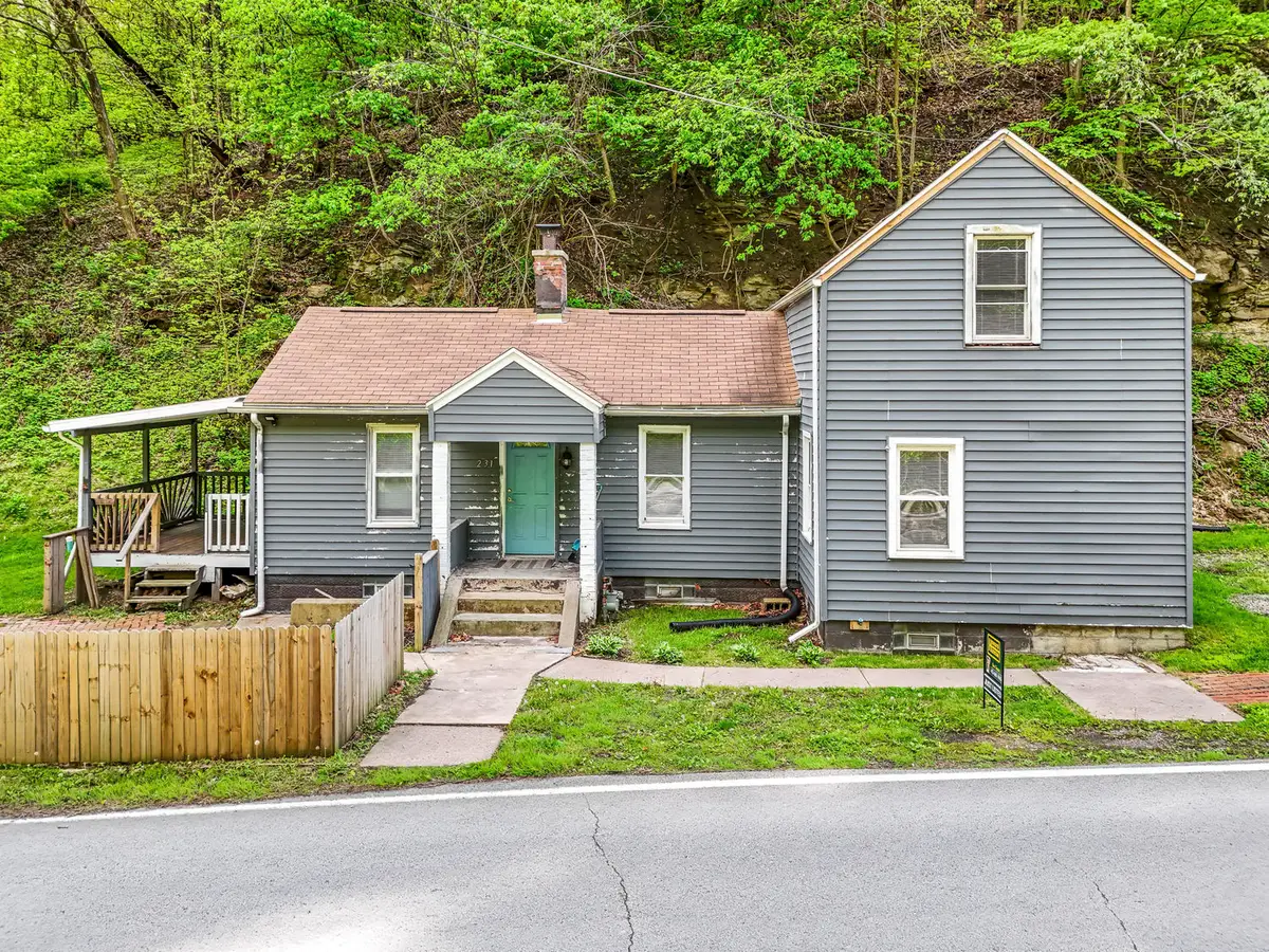 231 Coal Valley Rd, Jefferson Hills, PA 15025 - #1