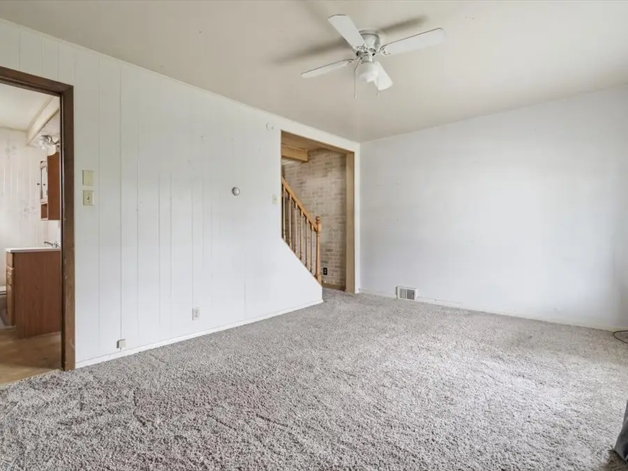 551 Farnsworth Ave, Clairton, PA 15025 - #2