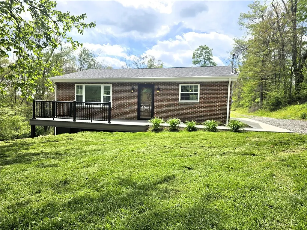 138 Center Dr, Chicora, PA 16025 - #1