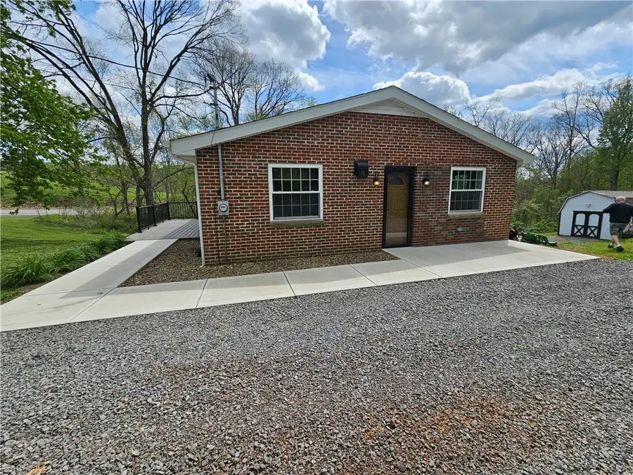 138 Center Dr, Chicora, PA 16025 - #2