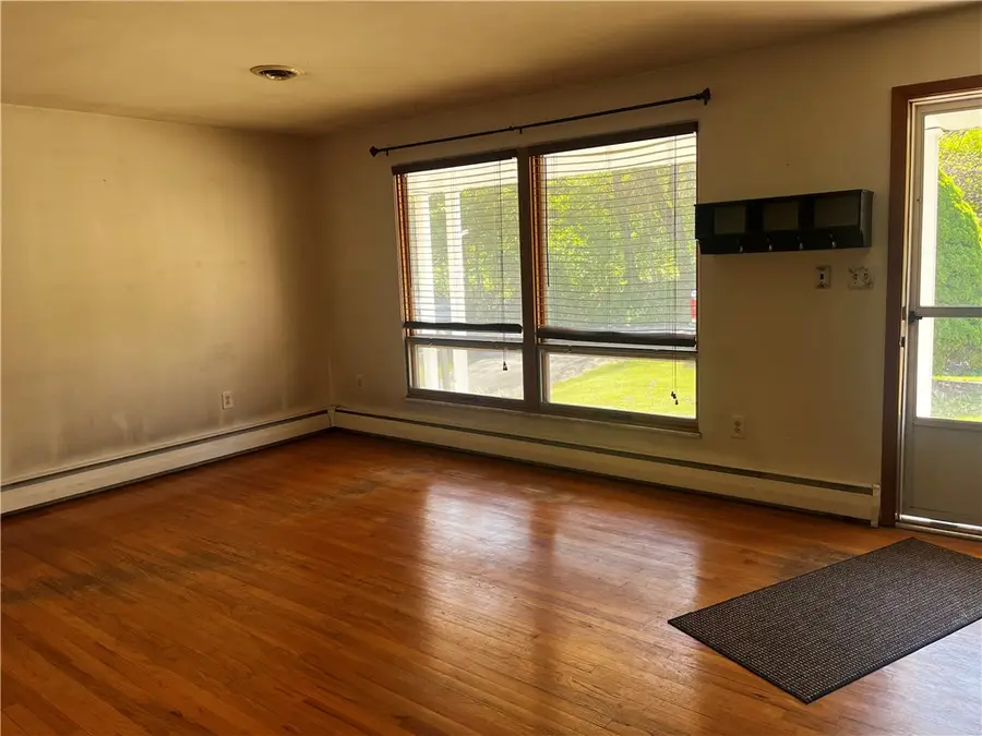 560 Sells Ln, Greensburg, PA 15601 - #2