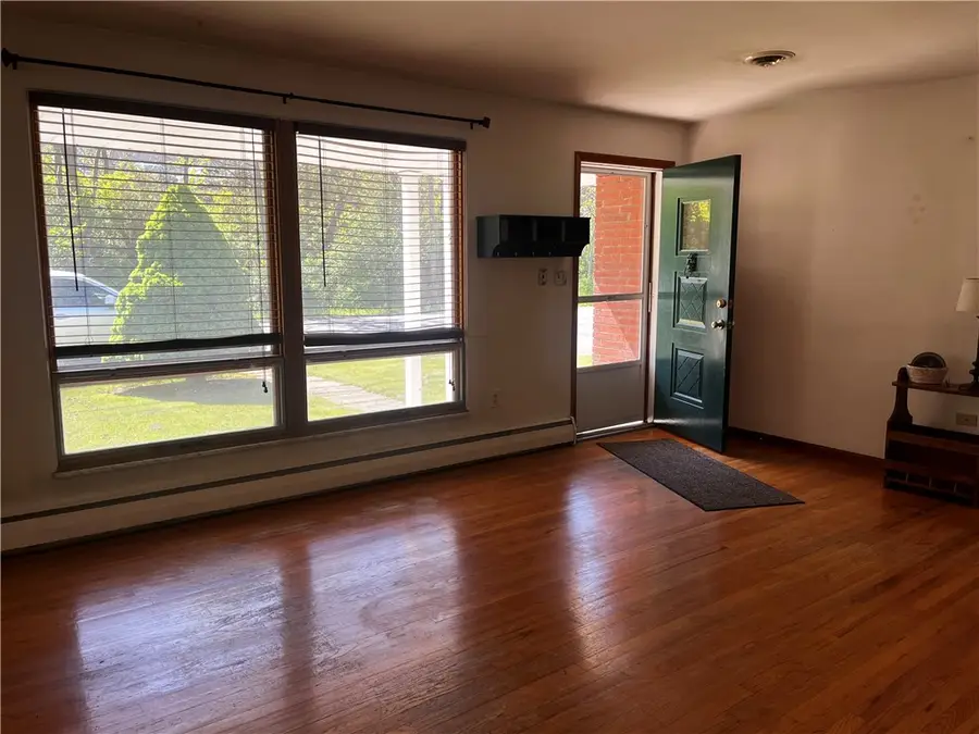 560 Sells Ln, Greensburg, PA 15601 - #3