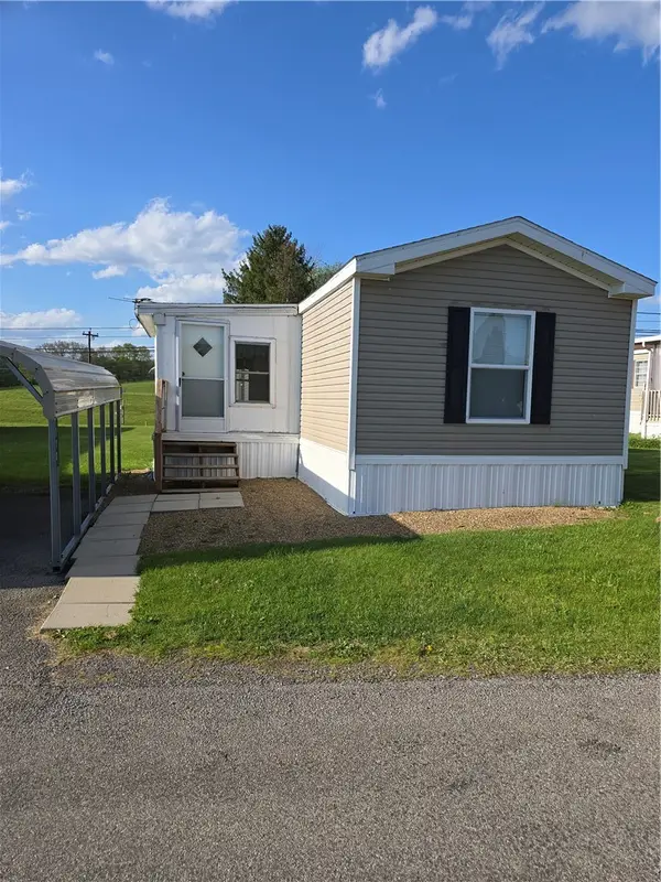 110 Country Garden Estates Dr, Worthington, PA 16262
