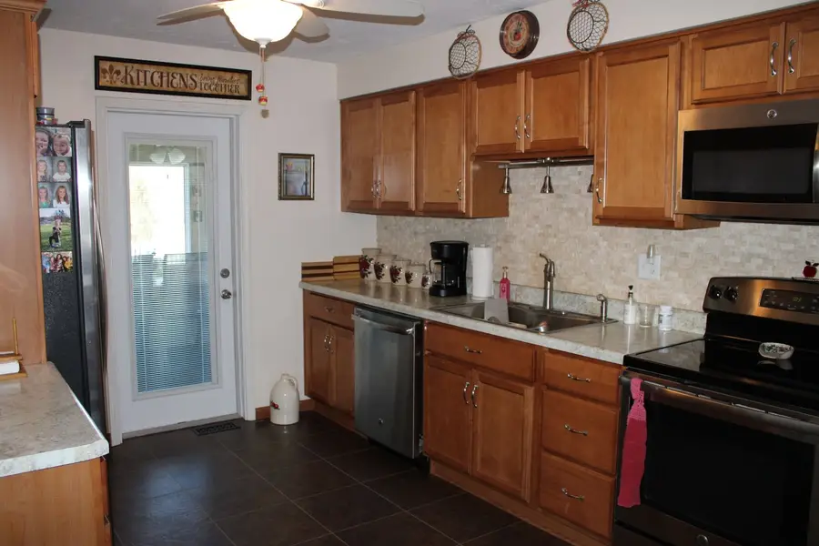 919 Columbia Avenue, Grove City, PA 16127 - #3