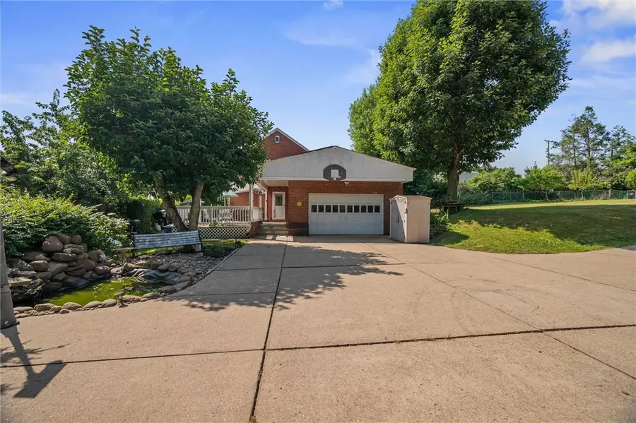 204 Glenburn Dr, Pittsburgh, PA 15236 - #3