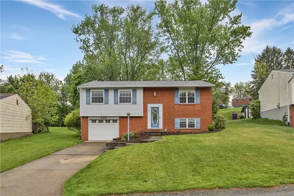 230 Great Smokey Dr, Pittsburgh, PA 15239