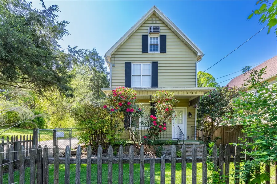 1213 Mccormick Ave, Connellsville, PA 15425 - #2