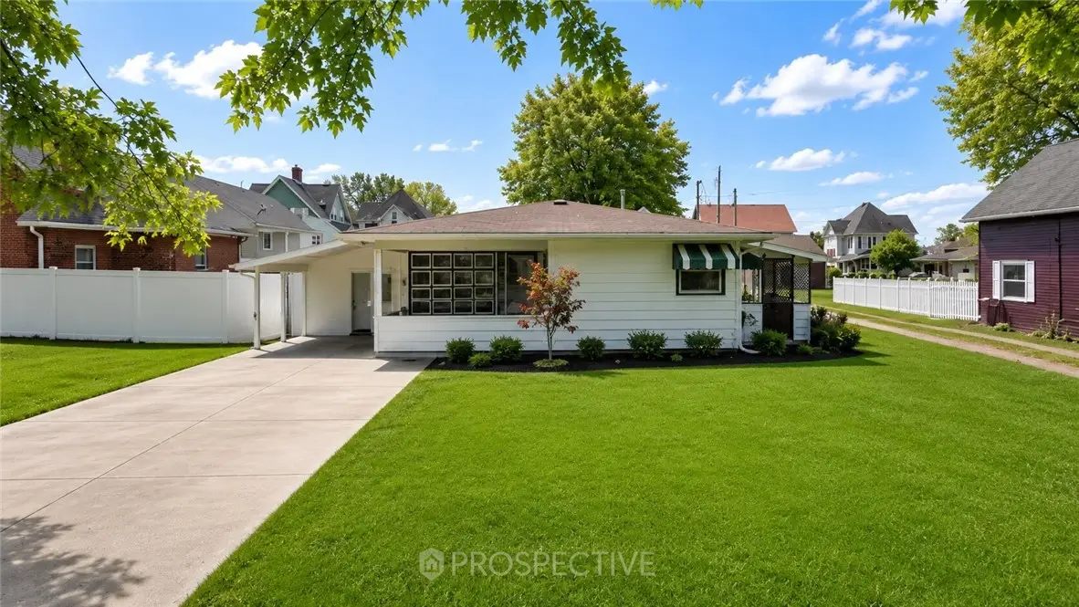 303 W South St, Carmichaels, PA 15320 - #1