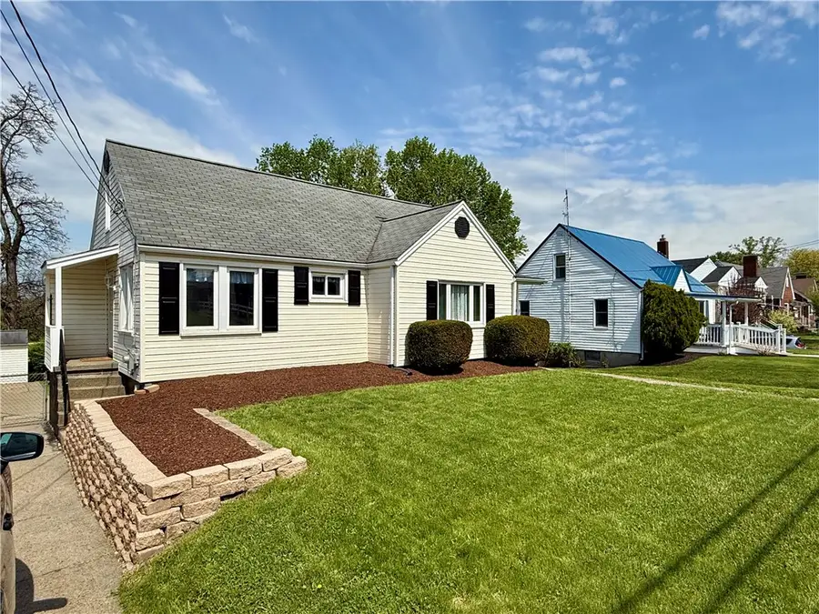 120 Arizona Dr, Lower Burrell, PA 15068 - #2