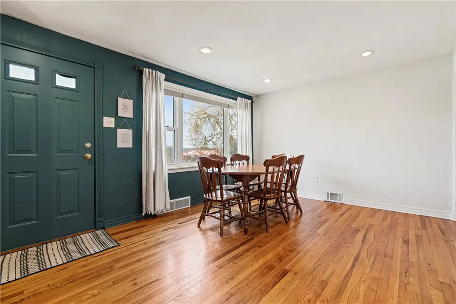 764 Campbell Ave, New Kensington, PA 15068 - #3