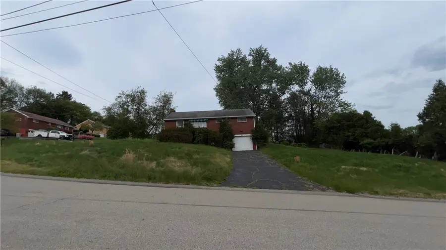 114 Spruce Dr, Glenshaw, PA 15116 - #2