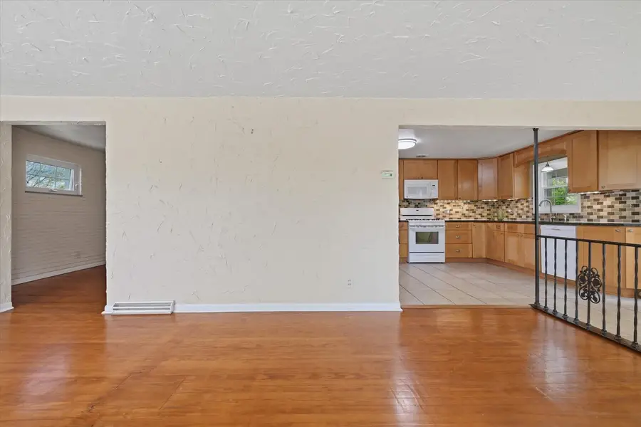 111 Maryland Avenue, Vandergrift, PA 15690 - #2