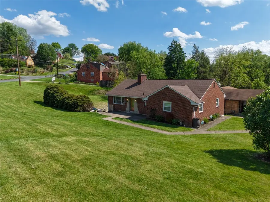 504 Rolling Green Dr, Bethel Park, PA 15102 - #2