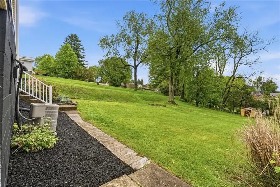 636 Corbin St, West Mifflin, PA 15122 - #3