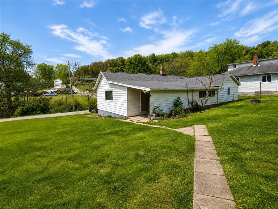 395 Spring St, Yukon, PA 15698 - #2