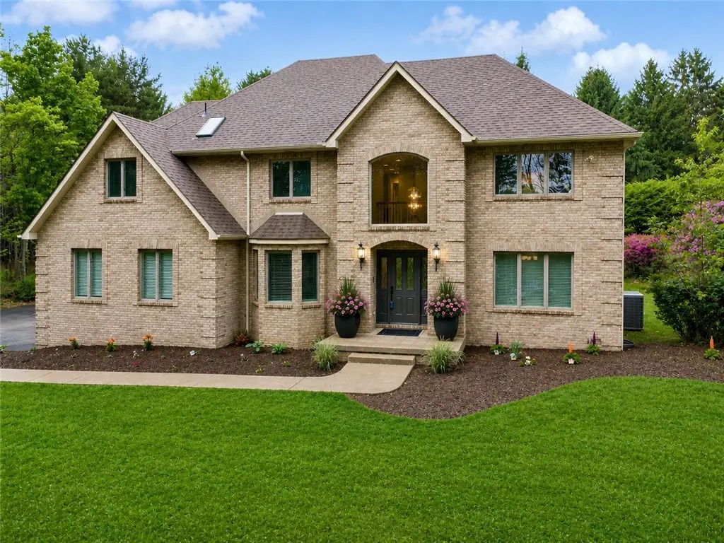 1005 Fairway Oaks Dr, Jeannette, PA 15644 - #1