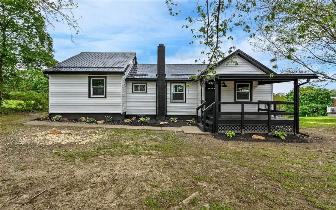 1295 Lark Dr, Ellwood City, PA 16117 - #1