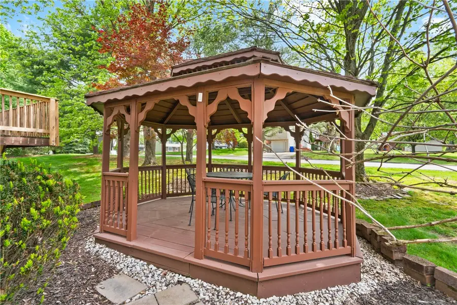 226 Carters Grove Dr, Gibsonia, PA 15044 - #3