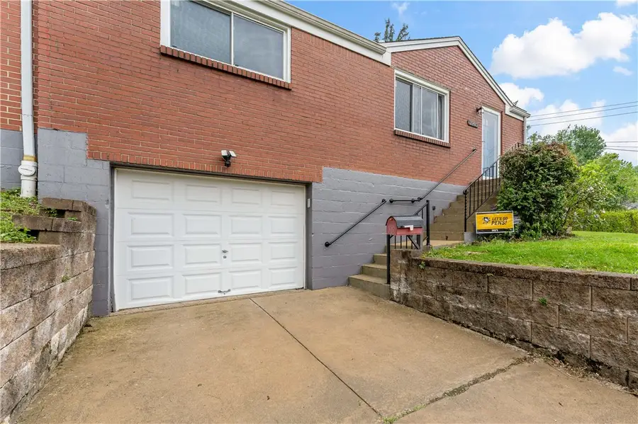 3905 Middleboro Rd, Pittsburgh, PA 15234 - #2