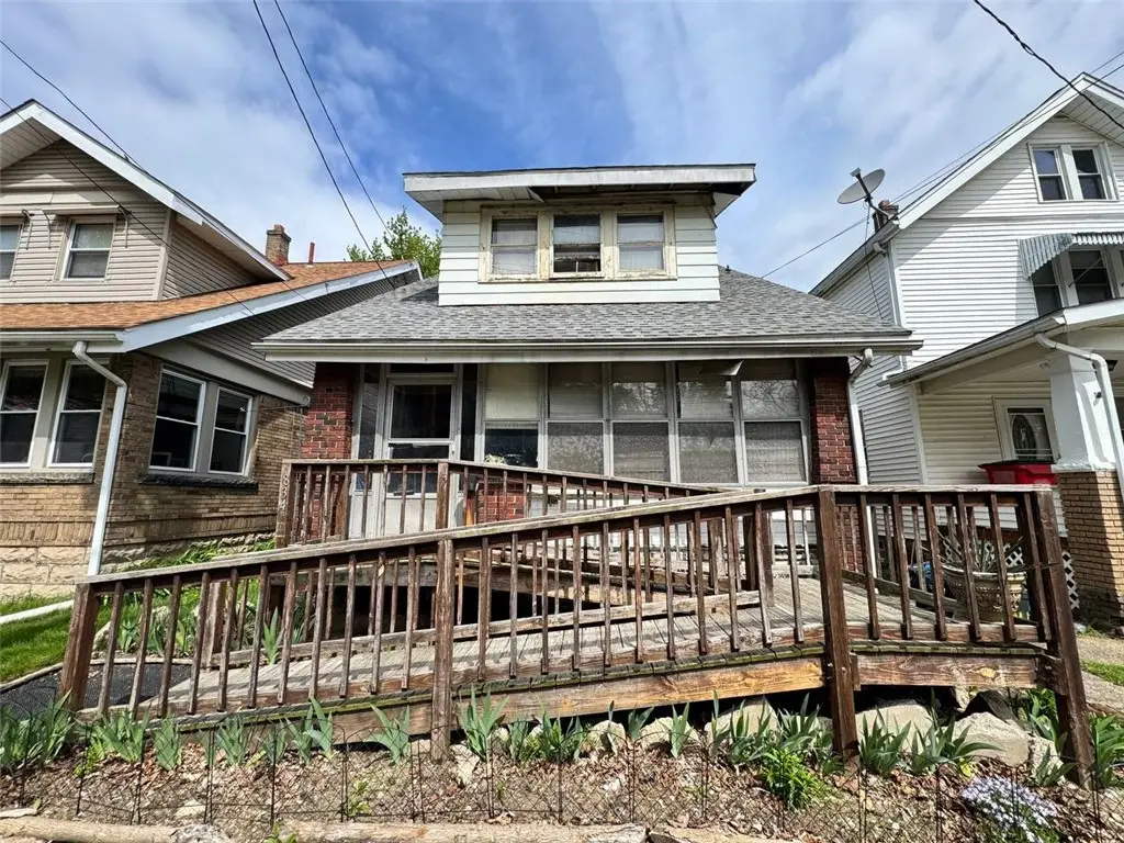 834 E 28th St, Erie, PA 16504 - #1
