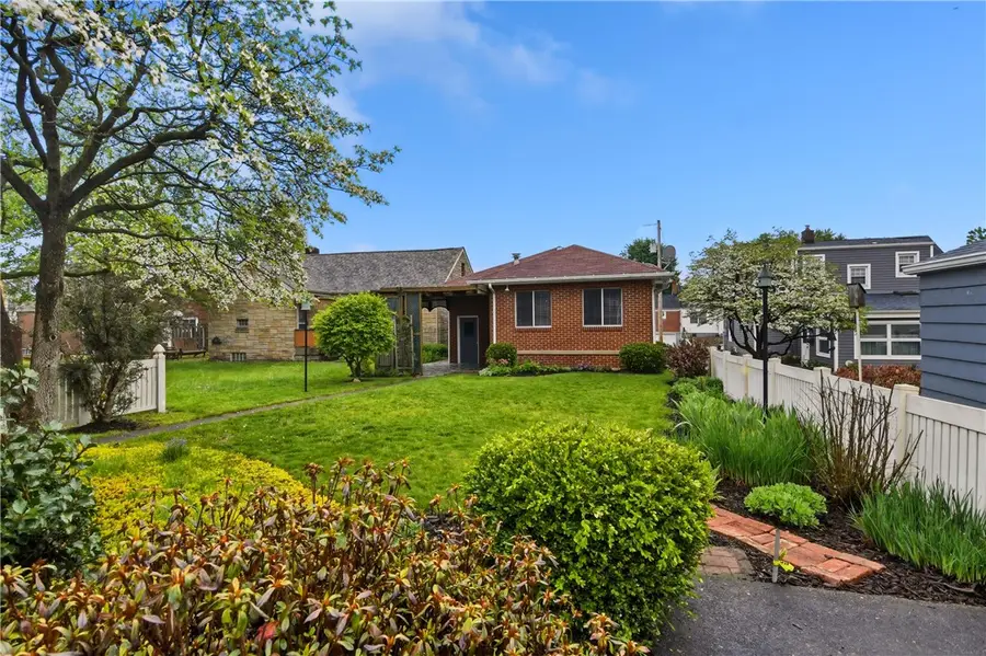 469 Ohio Ave., Rochester, PA 15074 - #3