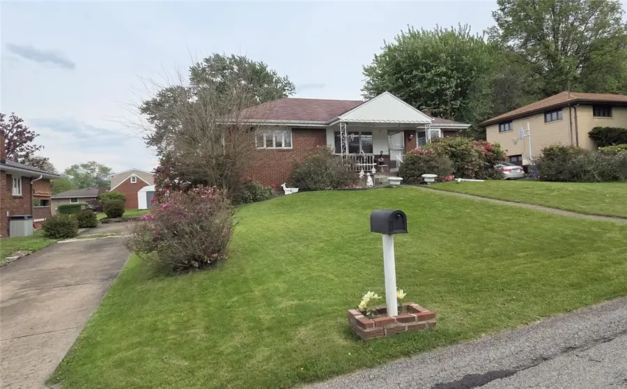 105 Parkwyn Dr, Elizabeth, PA 15037 - #2